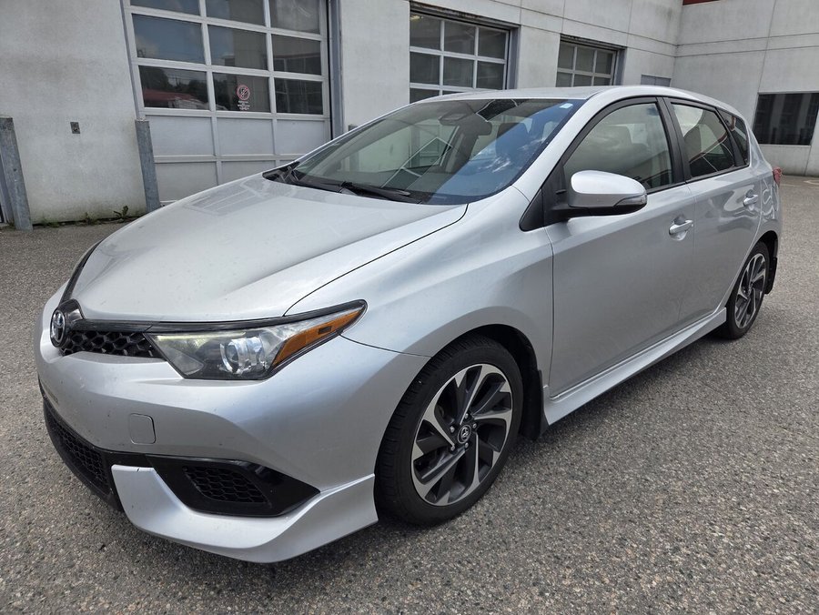 2018 Toyota COROLLA IM 2018 Silver