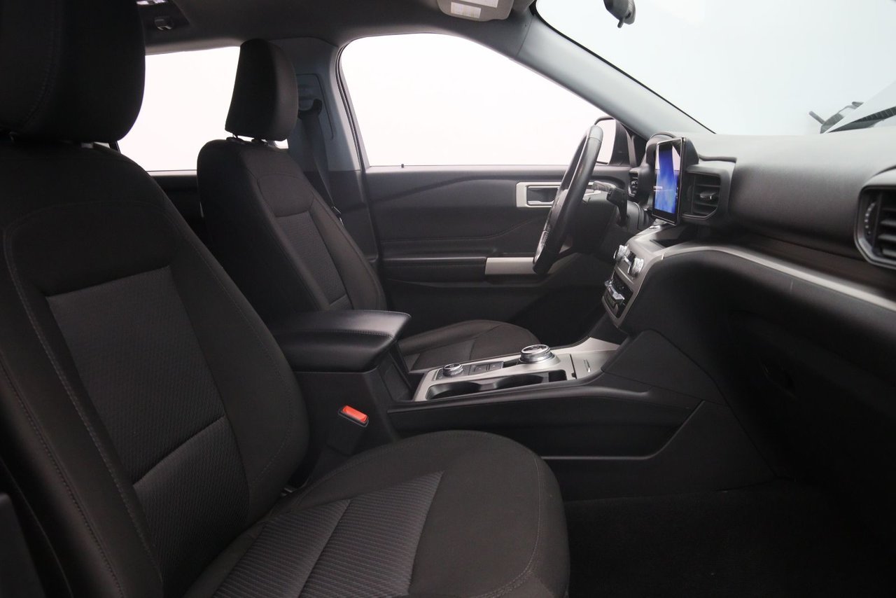 2023 Ford Explorer VIN 1FMSK8DH5PGA16385 Black Chicoutimi - photo #16