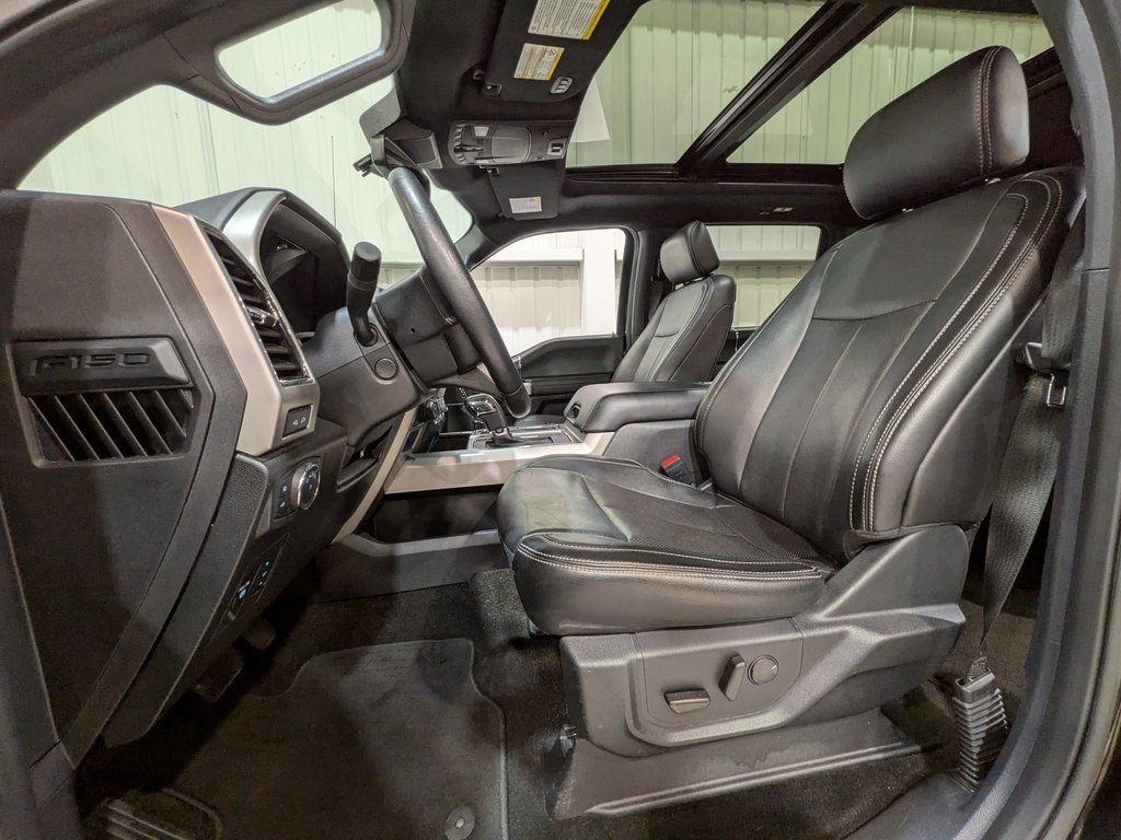 2020 Ford F-150 LARIAT 4WD SuperCrew 5.5' Box Black Val-David - photo #1
