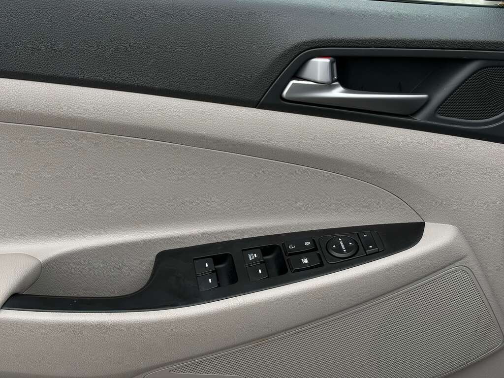 Hyundai Tucson 2017 Noir Gatineau - photo #10