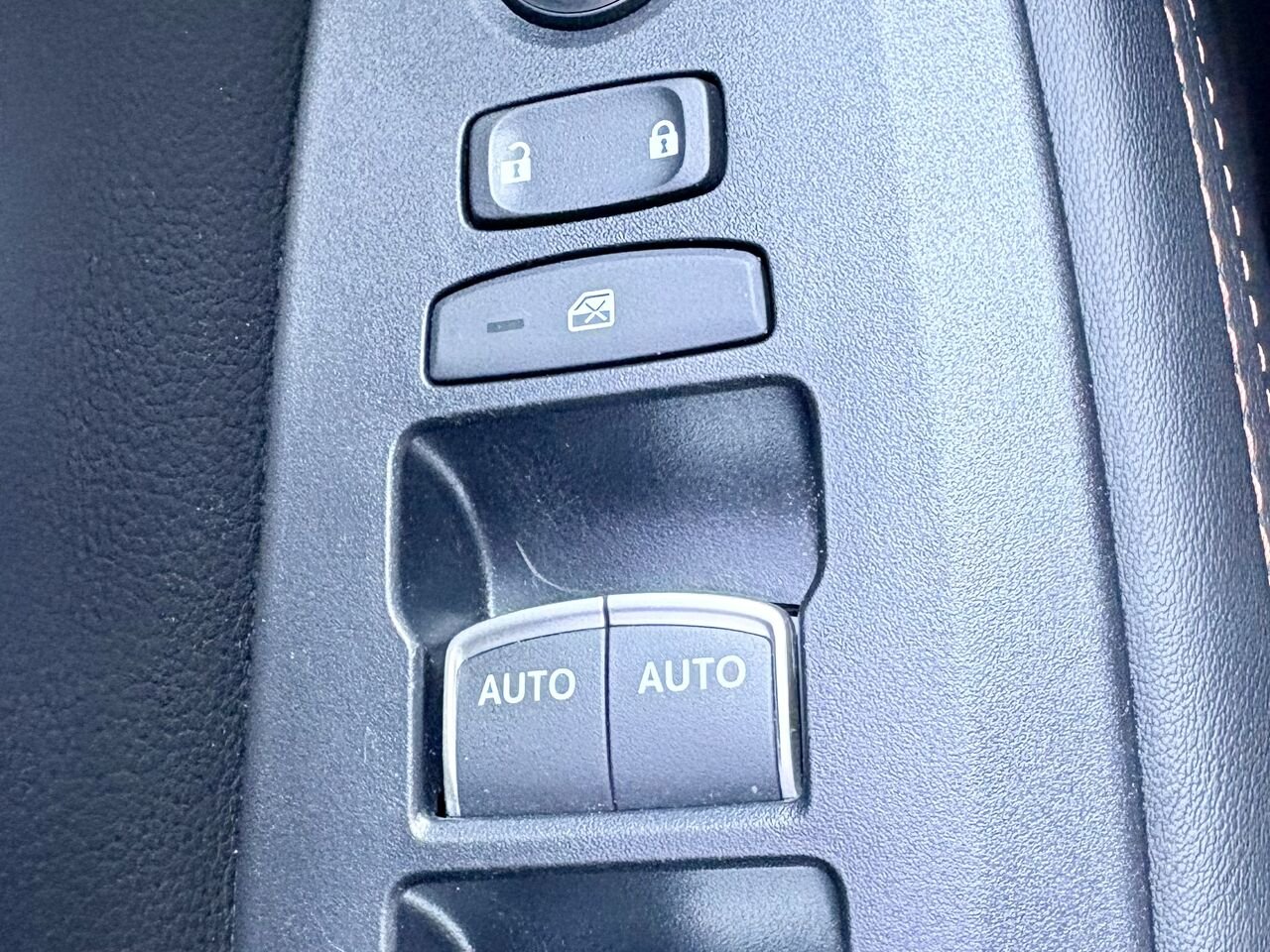 2025 Honda HR-V Blue Mont-Laurier - photo #21