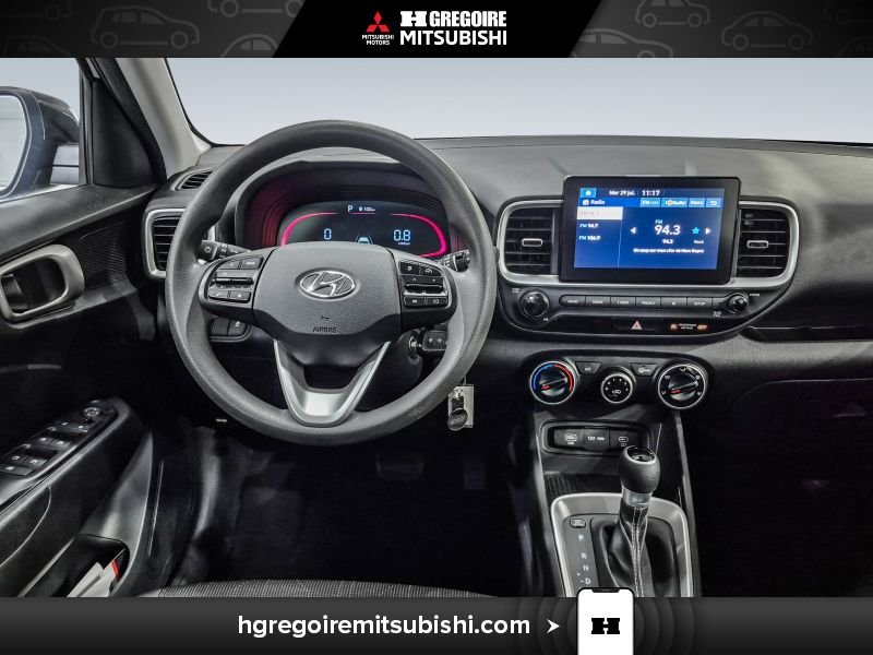 2023 Hyundai Venue Black Saint-Eustache - photo #17