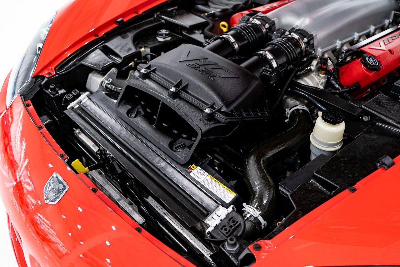 Dodge Viper Clean Title With Only 2,063 km (1,282 Miles) From New 2008 Rouge Montréal - photo #98