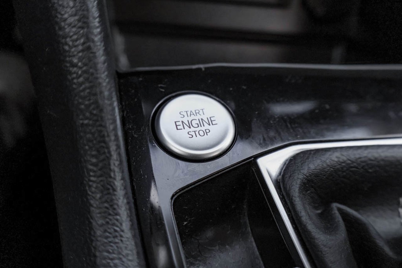 2024 Volkswagen Taos Comfortline 4MOTION Black Sherwood Park - photo #22