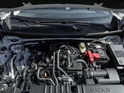 Nissan Kicks 2026 Blanc d'Aspen triple couche/Noir intense Blainville - photo #5
