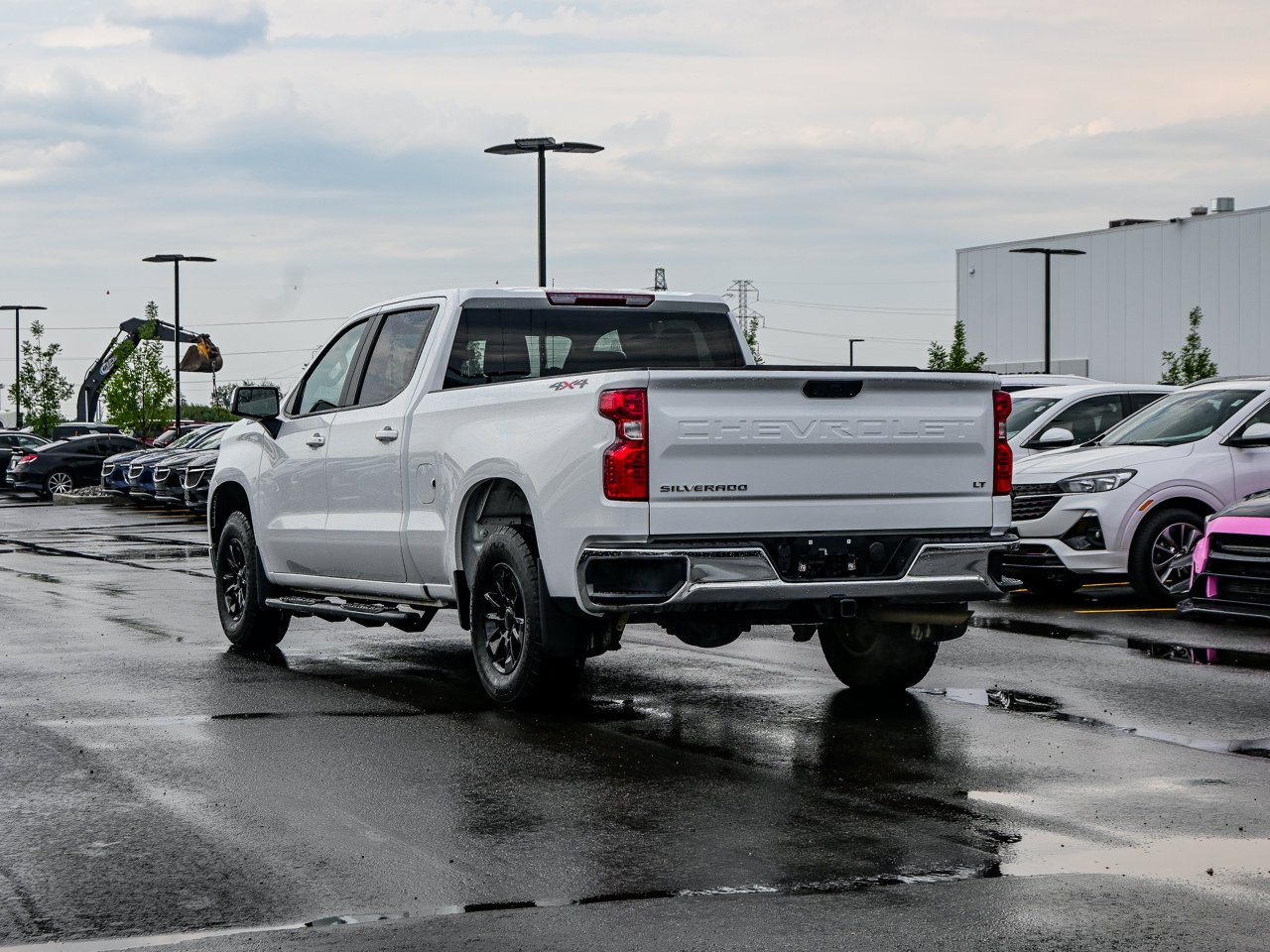 2026 Chevrolet Silverado 1500 4WD Crew Cab 147 LT White Sherwood Park - photo #10