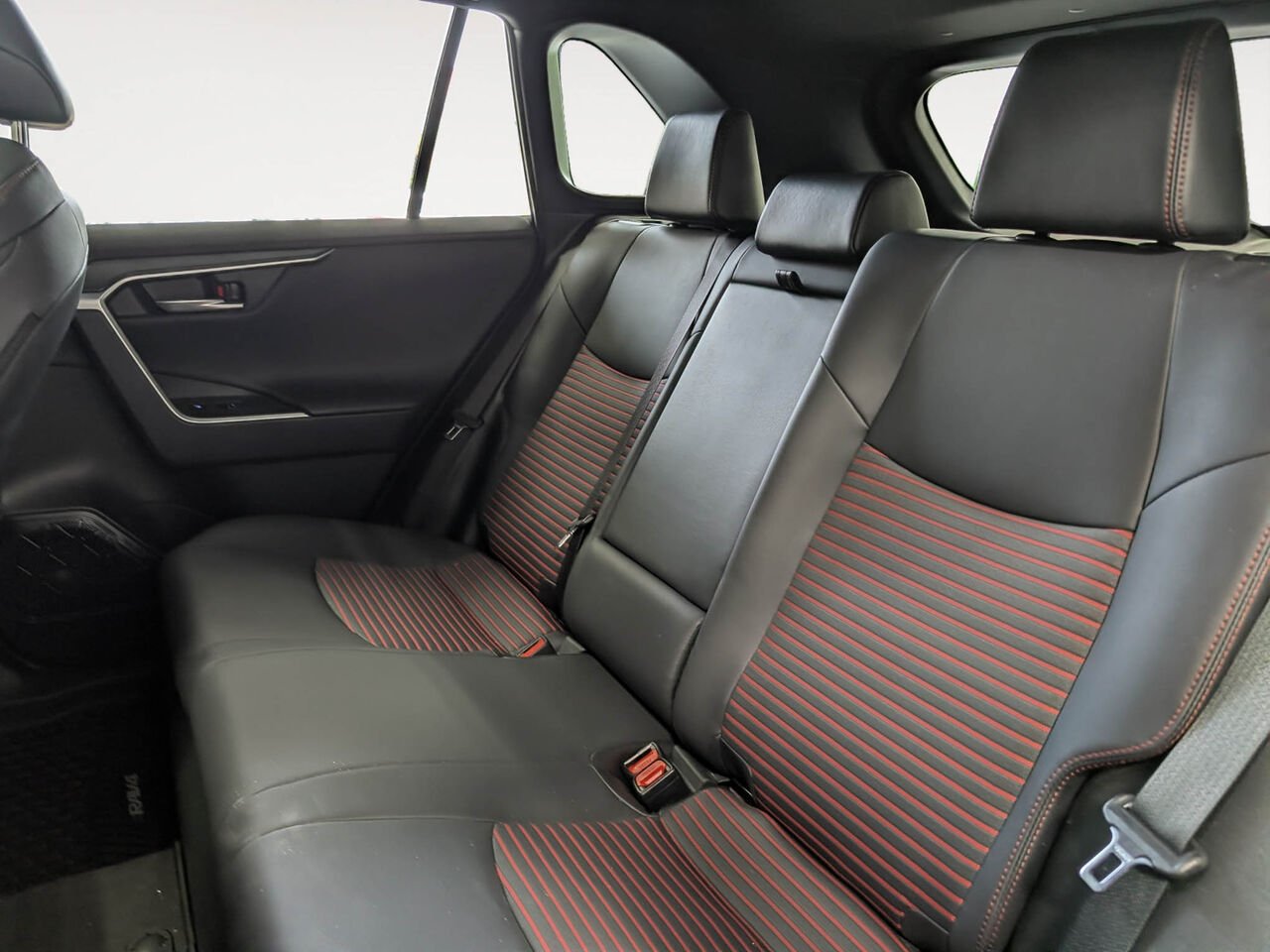 Toyota RAV4 Prime XSE PRIME-HYBRIDE BRANCHABLE/SIÈGES CHAUFFANTS/TOIT OUVRANT/VOLANT CHAUFFANT/AC BIZONE 2022 Gris Sherbrooke - photo #7