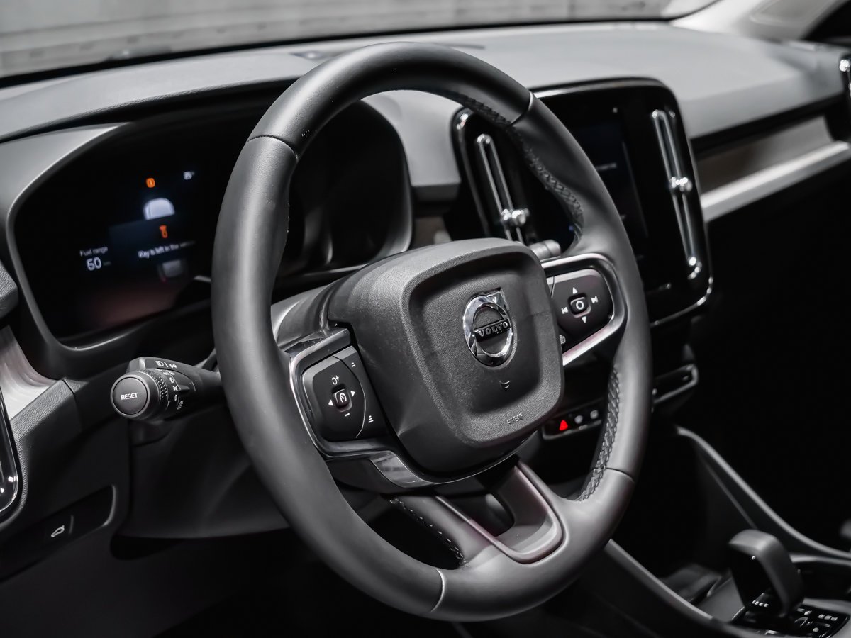 Volvo XC40 B5 CORE BRIGHT CLIMATE 2025 Gris Montréal - photo #7