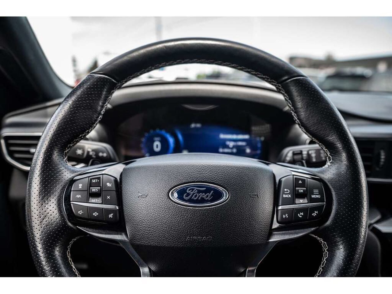 2022 Ford Explorer Red Sainte-Julienne - photo #20