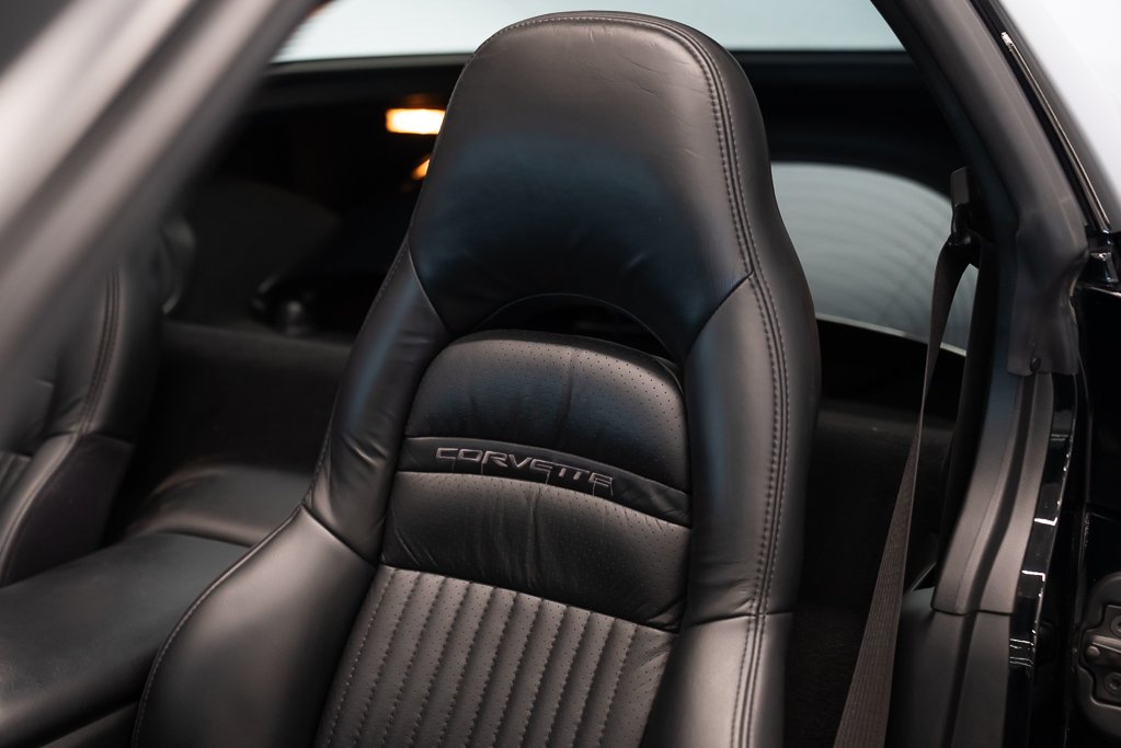 2002 Chevrolet Corvette Black Montreal - photo #9