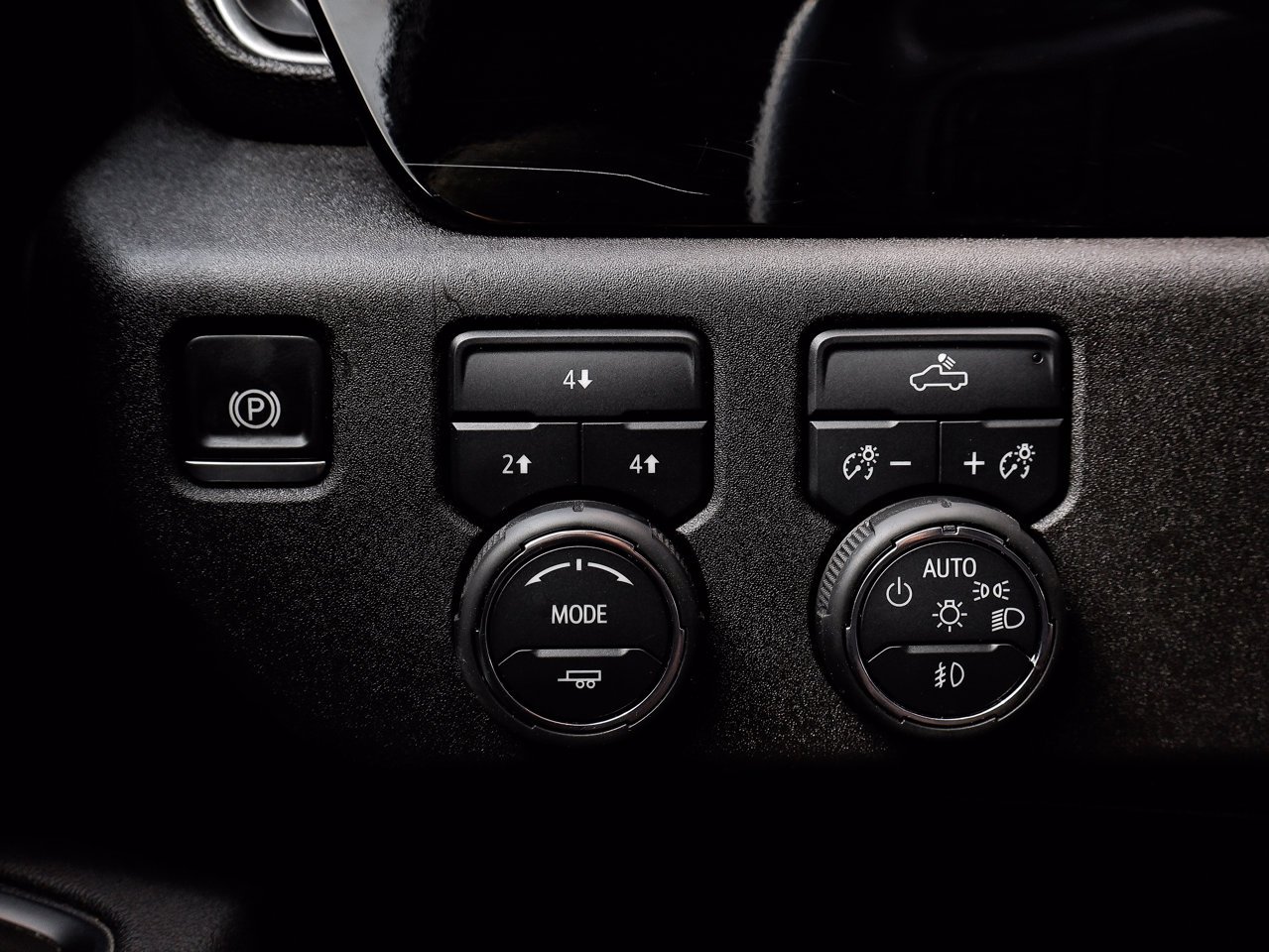2025 Chevrolet Silverado 2500HD 4WD Crew Cab 159 LT White Sherwood Park - photo #17