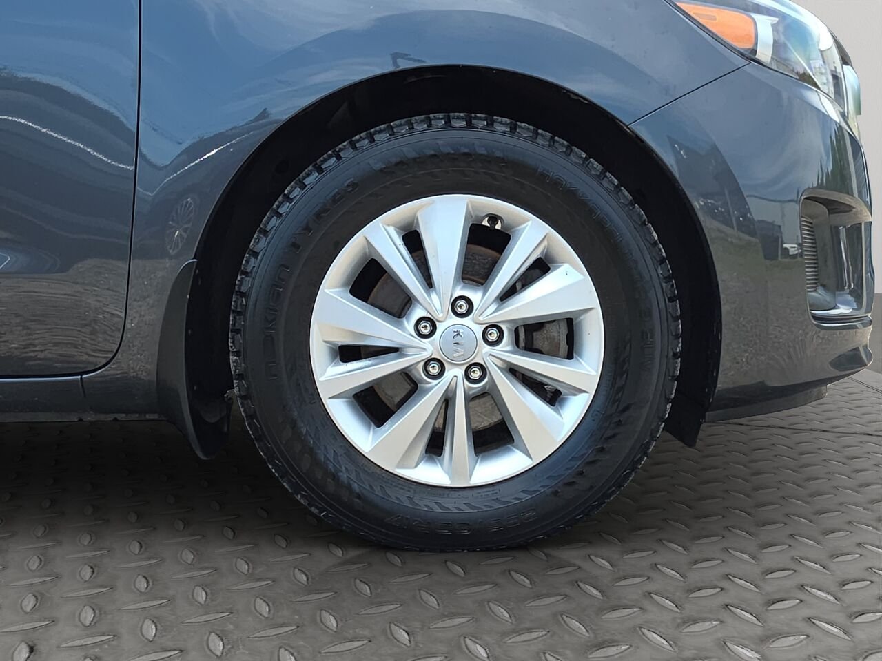 Kia Sedona LX TA, 8 passagers, volant chauffant, commande audio au volant, Apple carplay 2018 Gris Val-David - photo #25