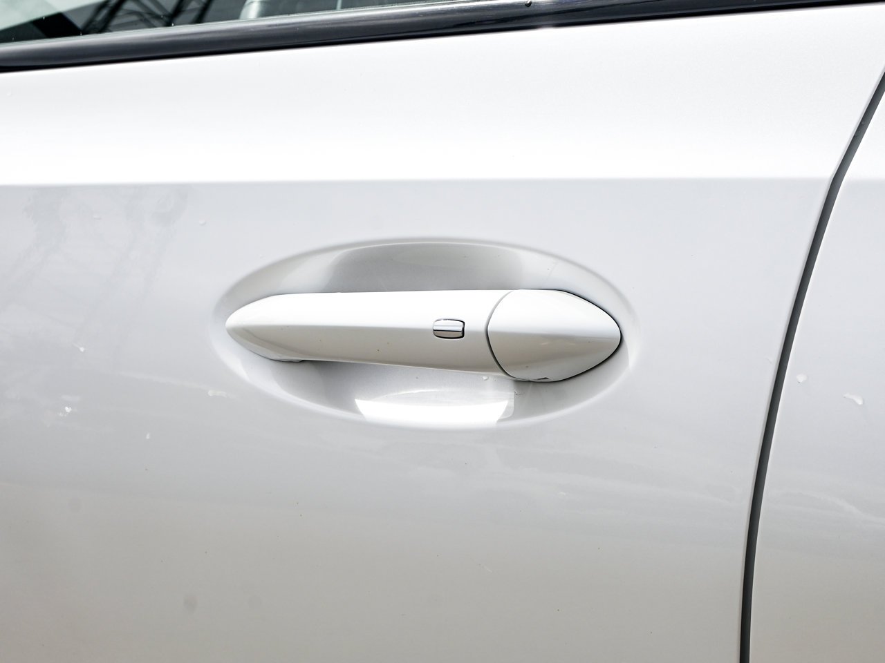 2023 Buick Envision AWD 4dr Essence White Sherwood Park - photo #7