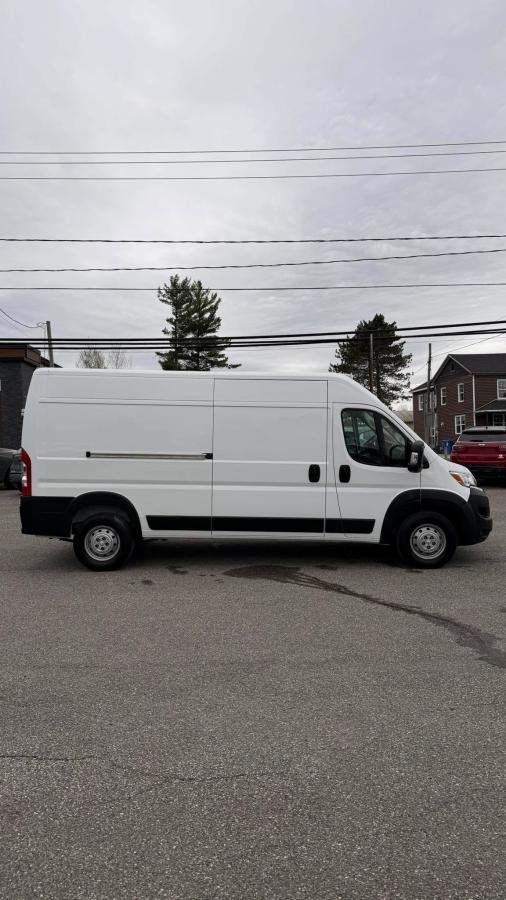 2023 RAM ProMaster Cargo Van White Lac Mégantic - photo #3