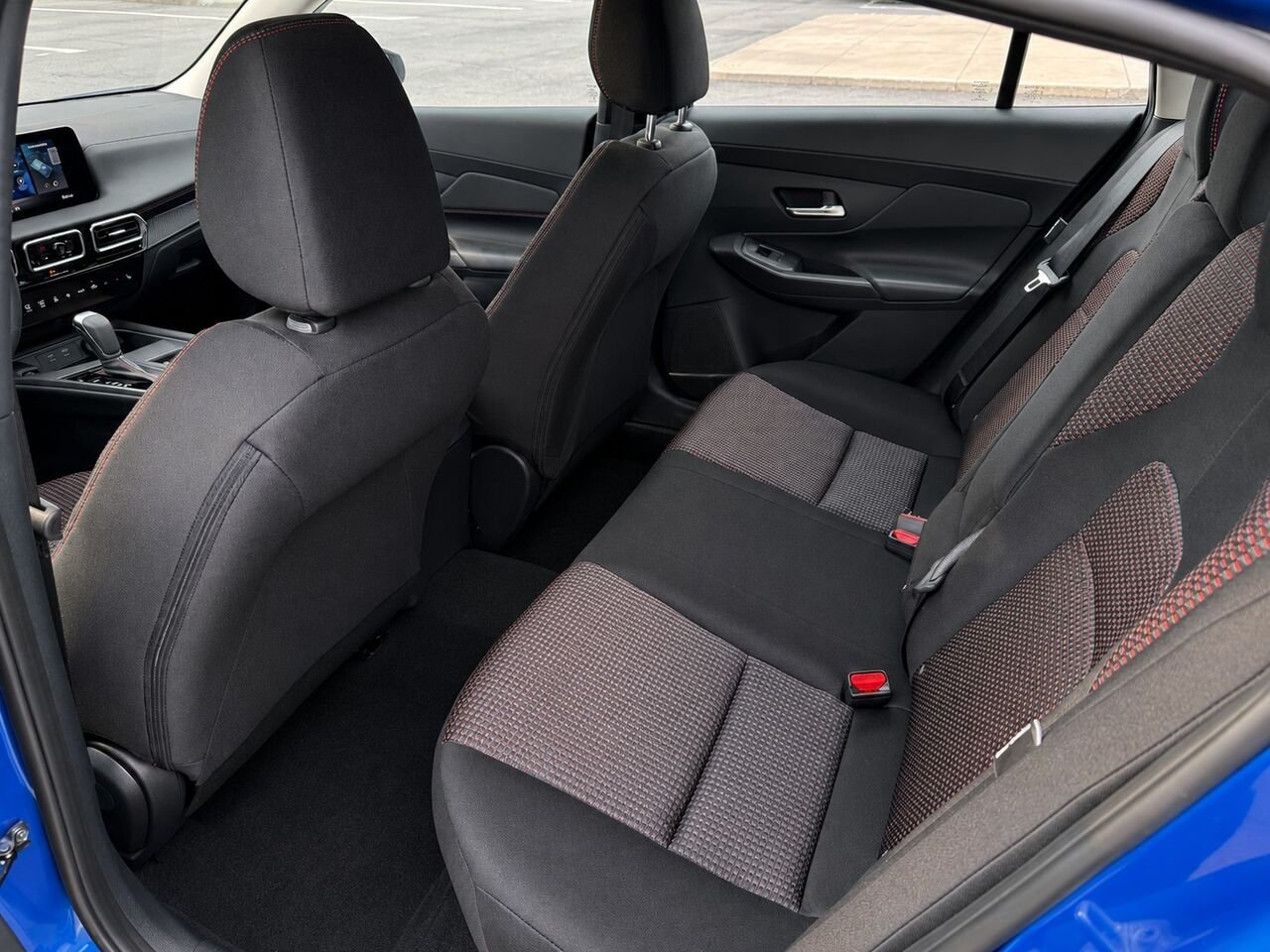 2026 NISSAN Sentra SENTRA SR Bluestone Pearl/Super Black Châteauguay - photo #15