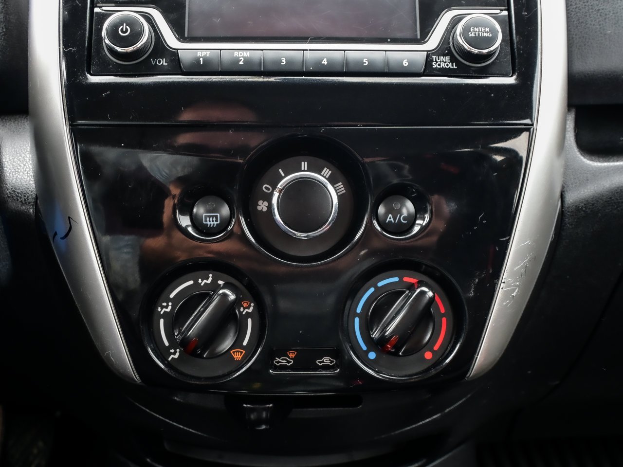 2016 Nissan Versa Note 5dr HB Auto 1.6 SR White Sherwood Park - photo #25