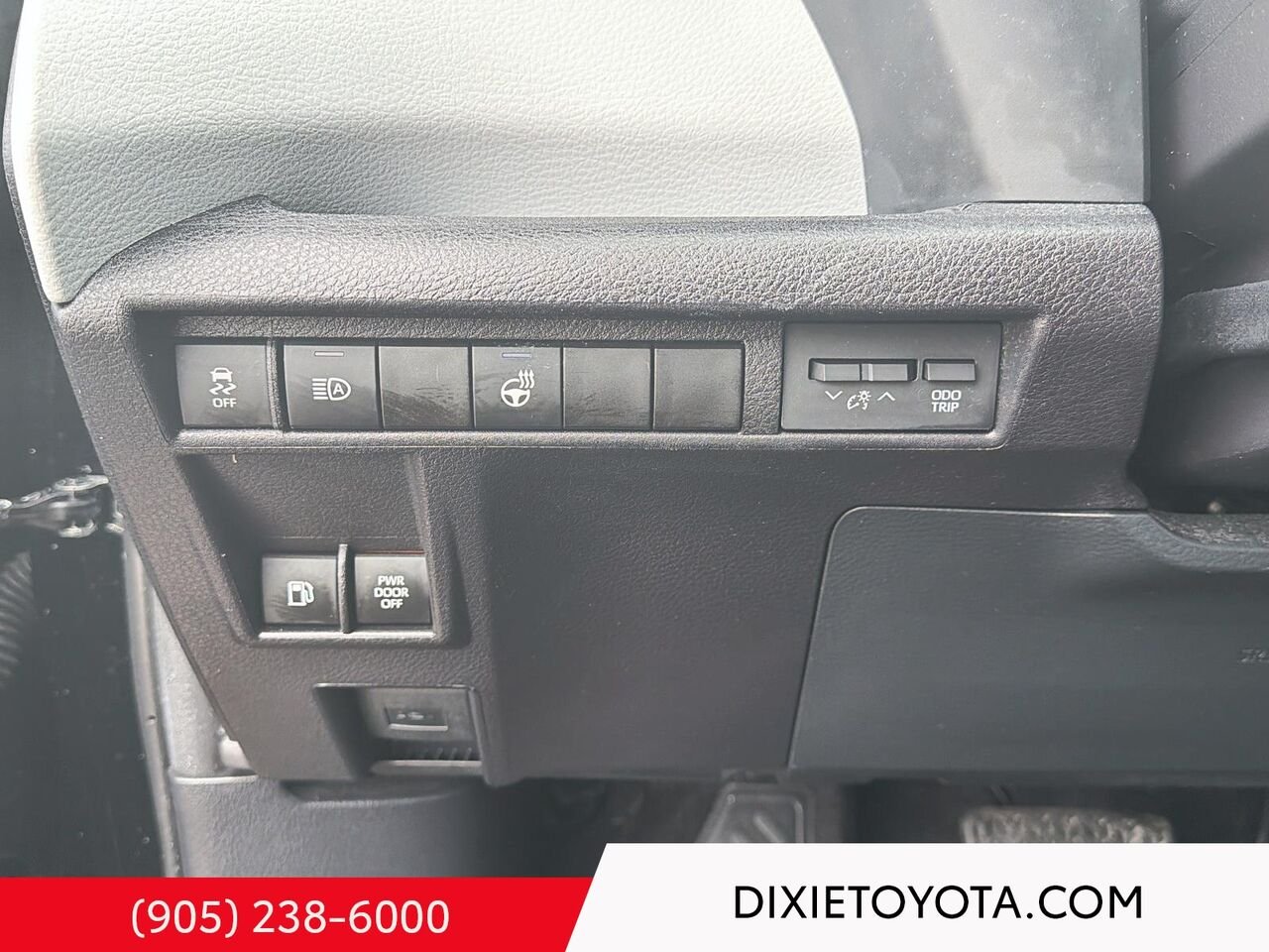 2025 Toyota Sienna Hybrid XLE FWD / CLEAN CARFAX / HEATED SEATS / MOONROOF / ALLOY WHEELS / CARPLAY AND ANDROID AUTO Black Mississauga - photo #12