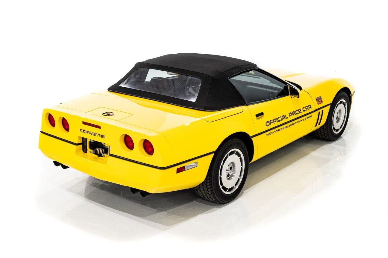 1986 Chevrolet Corvette Pace Car livery with only 17,380km (10,800miles) Yellow Montreal - photo #27