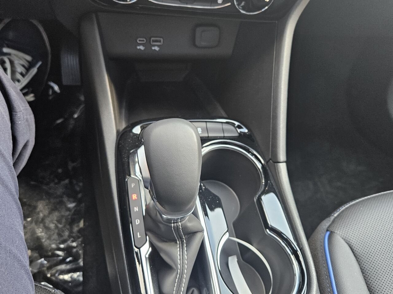 2026 Buick Encore GX Tourisme sport 4 portes TI MOONSTONE GREY METALLIC Thetford Mines - photo #10