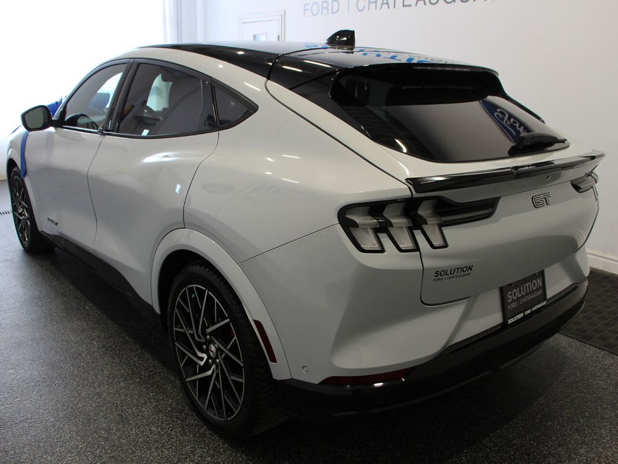 2022 Ford Mustang Mach-E GT 2022 White