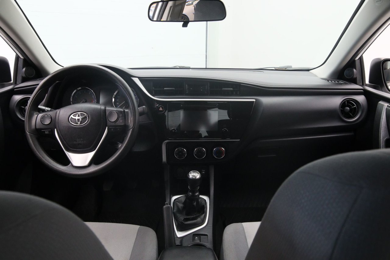 Toyota Corolla NIV 2T1BURHE5JC086477 2018 Blanc Baie-Comeau - photo #9