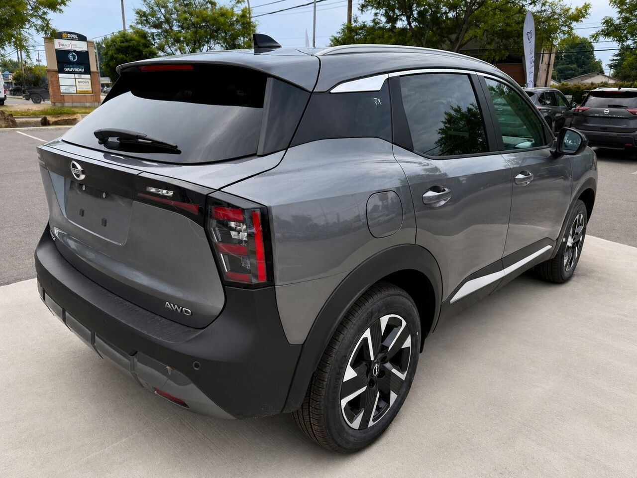 2026 NISSAN Kicks KICKS SV PRIVIL GE Gun Metal Metallic Châteauguay - photo #4