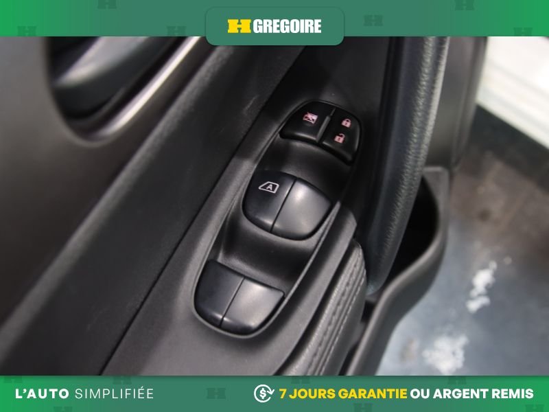 Nissan Qashqai 2023 Blanc Laval - photo #17