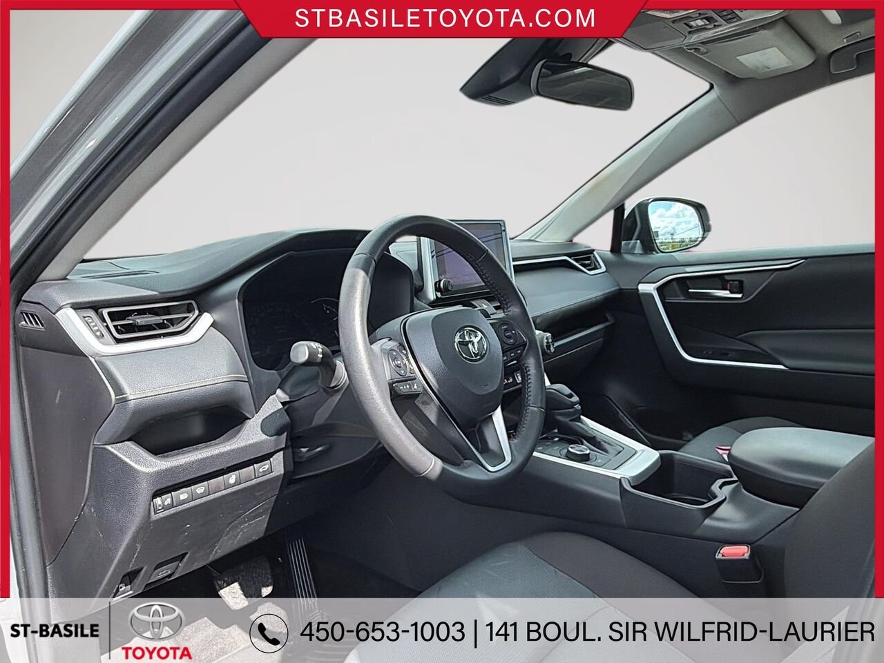 Toyota RAV4 Hybride 2025 Ciel argent métallisé Saint-Basile-le-Grand - photo #11