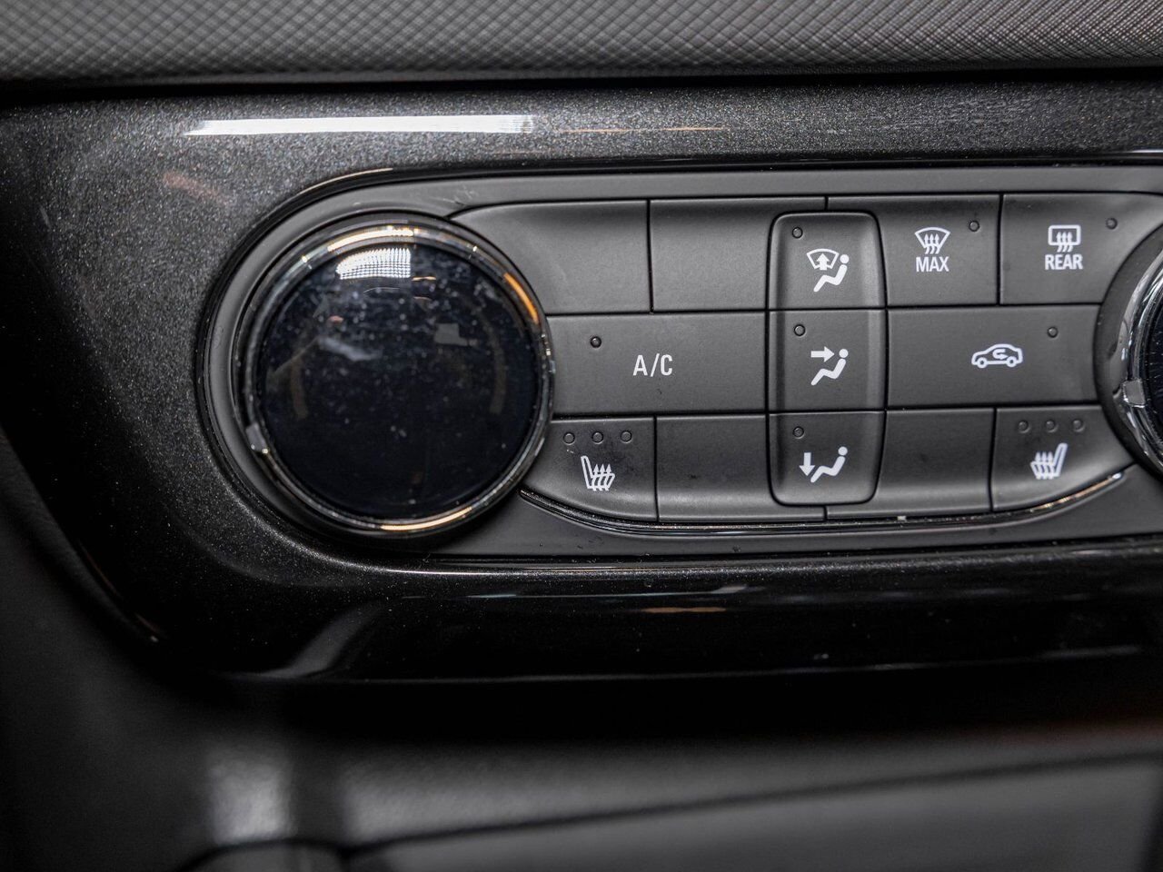 2024 Chevrolet Trailblazer RS AWD *SIÈGES CHAUFF* CARPLAY BLUETOOTH WIFI USB Black Saint-Jérôme - photo #19