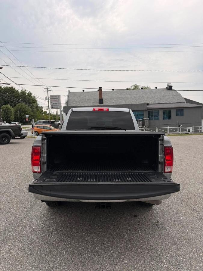 RAM 1500 Classic 2022 Gris Lac Mégantic - photo #8