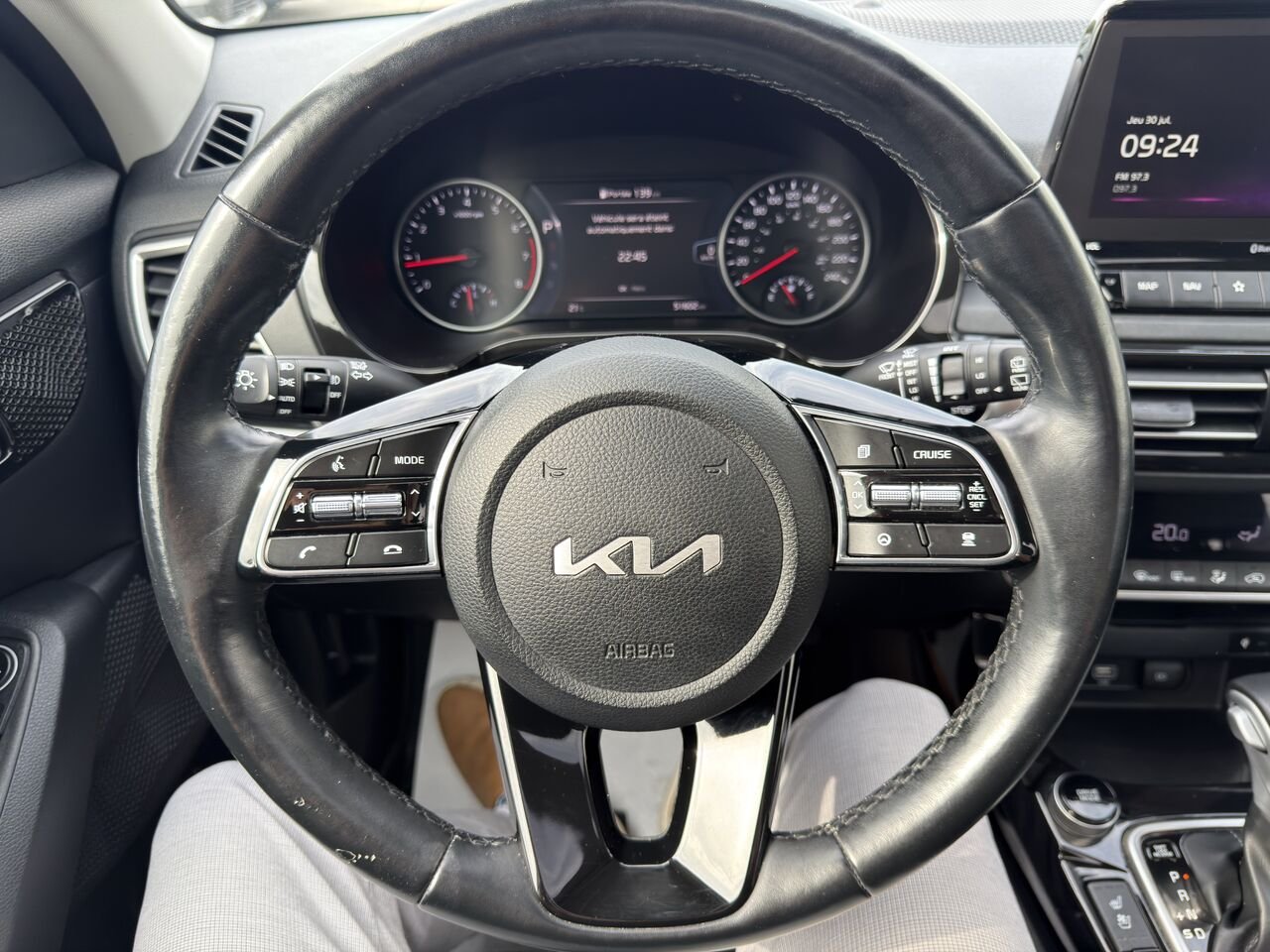 Kia Seltos 2023 Blanc Thetford Mines - photo #18