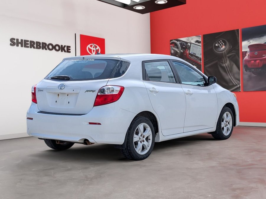 2014 Toyota Matrix 2014 White