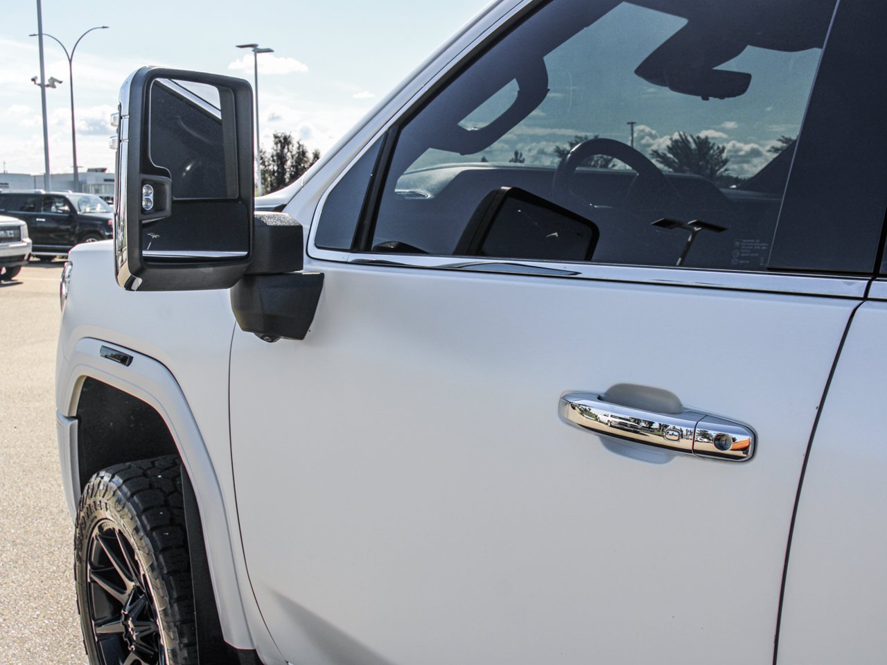 2024 GMC Sierra 3500HD 4WD Crew Cab 159 Denali Ultimate White Sherwood Park - photo #12