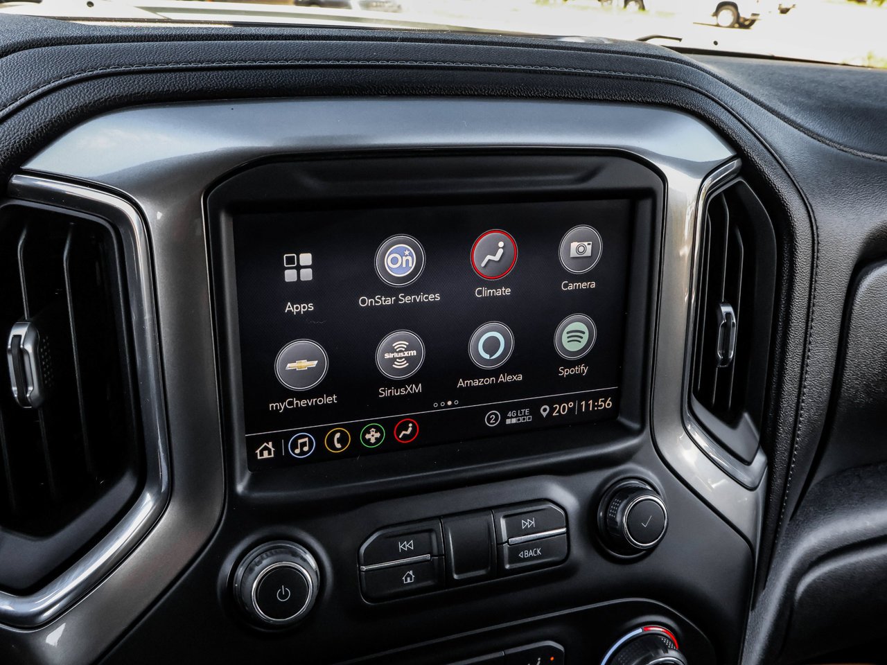 2020 Chevrolet Silverado 1500 4WD Crew Cab 147 RST White Sherwood Park - photo #27