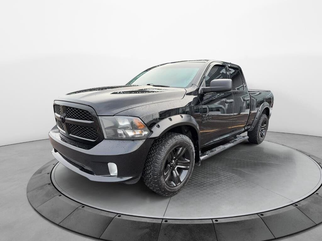 2020 Ram 1500 Classic VIN 1C6RR7FG9LS154863 Black Chicoutimi - photo #0