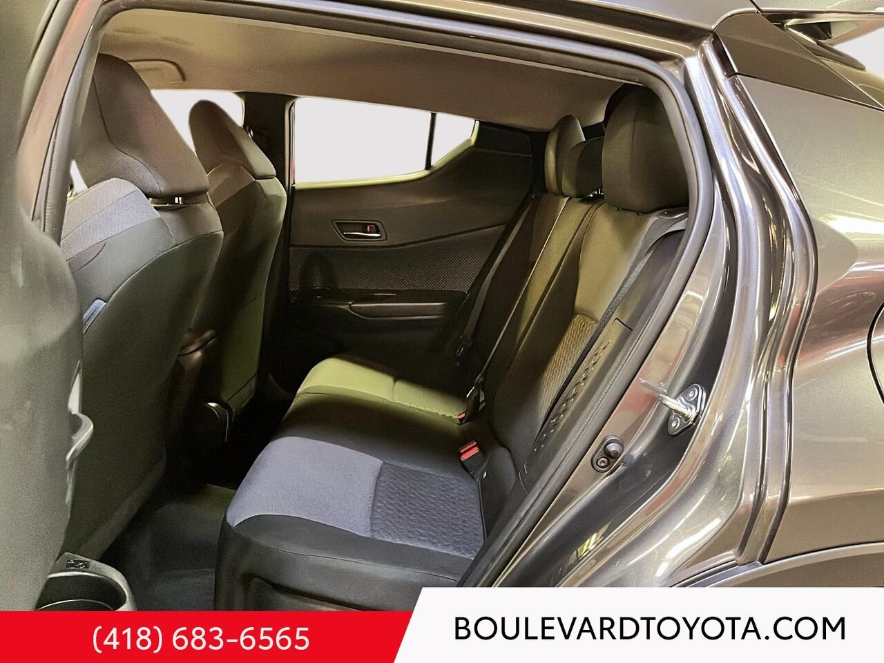 Toyota C-HR 99697A-19 | LE 2021 Gris Québec - photo #16