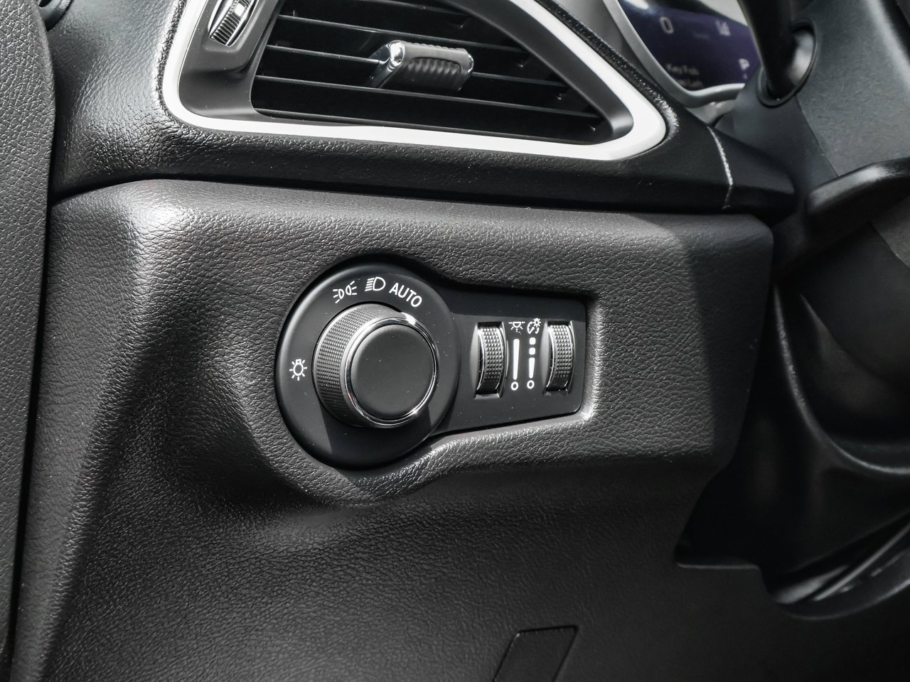 2025 Chrysler Grand Caravan SXT 2WD Black Sherwood Park - photo #20