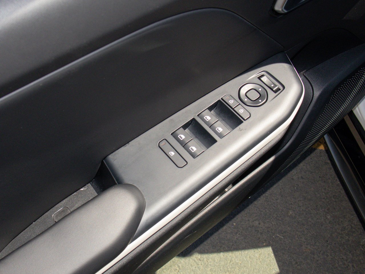 2025 Kia K4 GT-Line Turbo FWD White Sherwood Park - photo #21