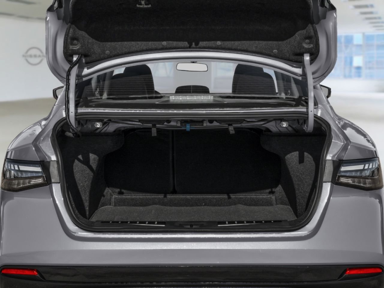 2026 Nissan Sentra Aspen White TriCoat/Super Black Saint-Basile-le-Grand - photo #3