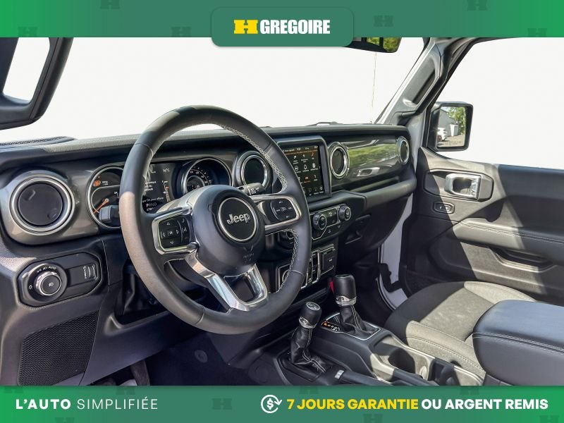 2023 Jeep Wrangler White Laval - photo #13