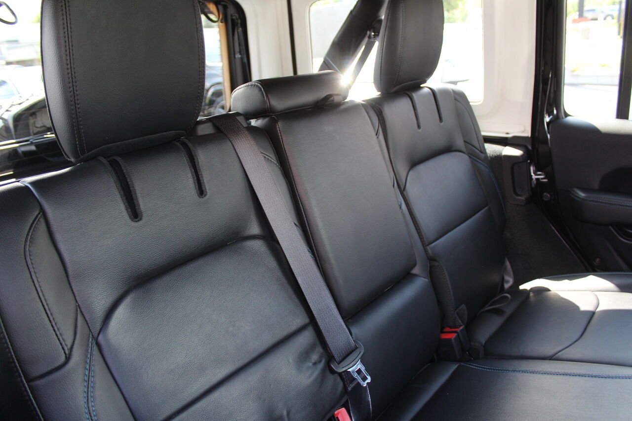 2022 Jeep Wrangler 4xe VIN: 1C4JJXR68NW274147 Black Sainte-Rose - photo #11