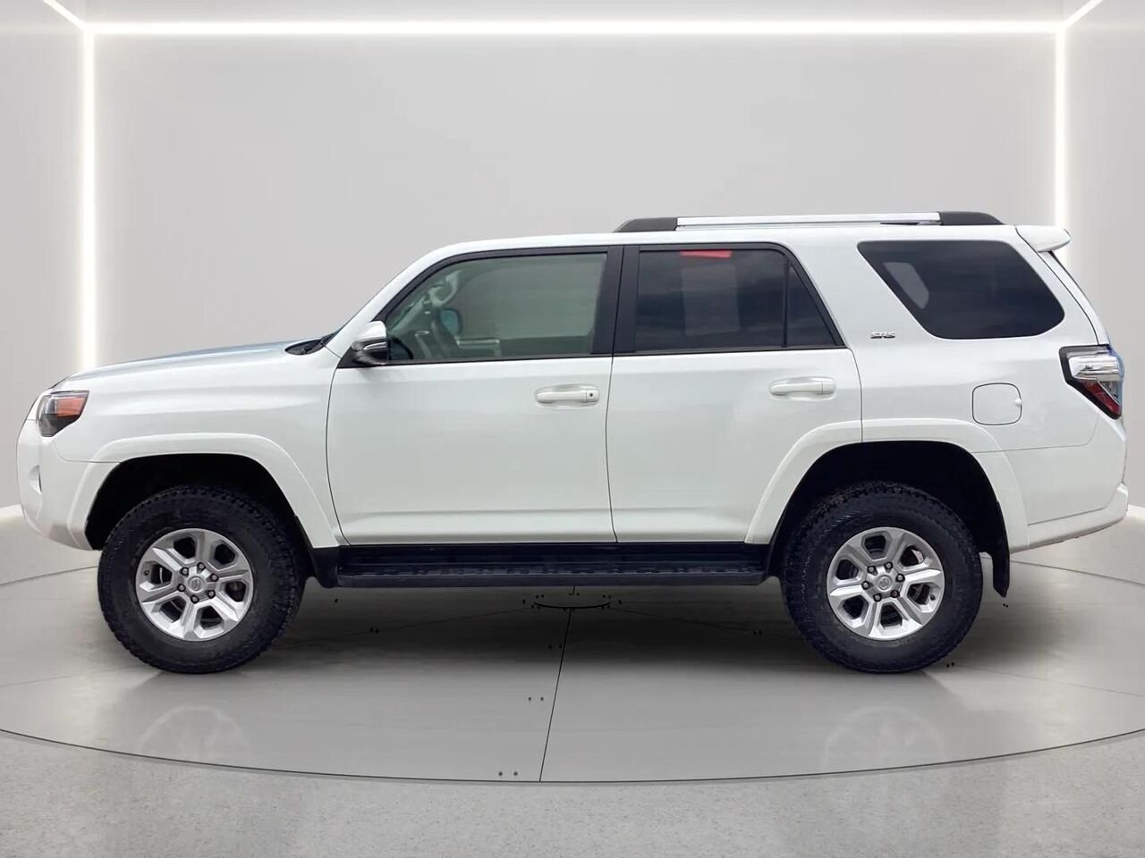 Toyota 4RUNNER SR5 2021 Blanc Gatineau - photo #1