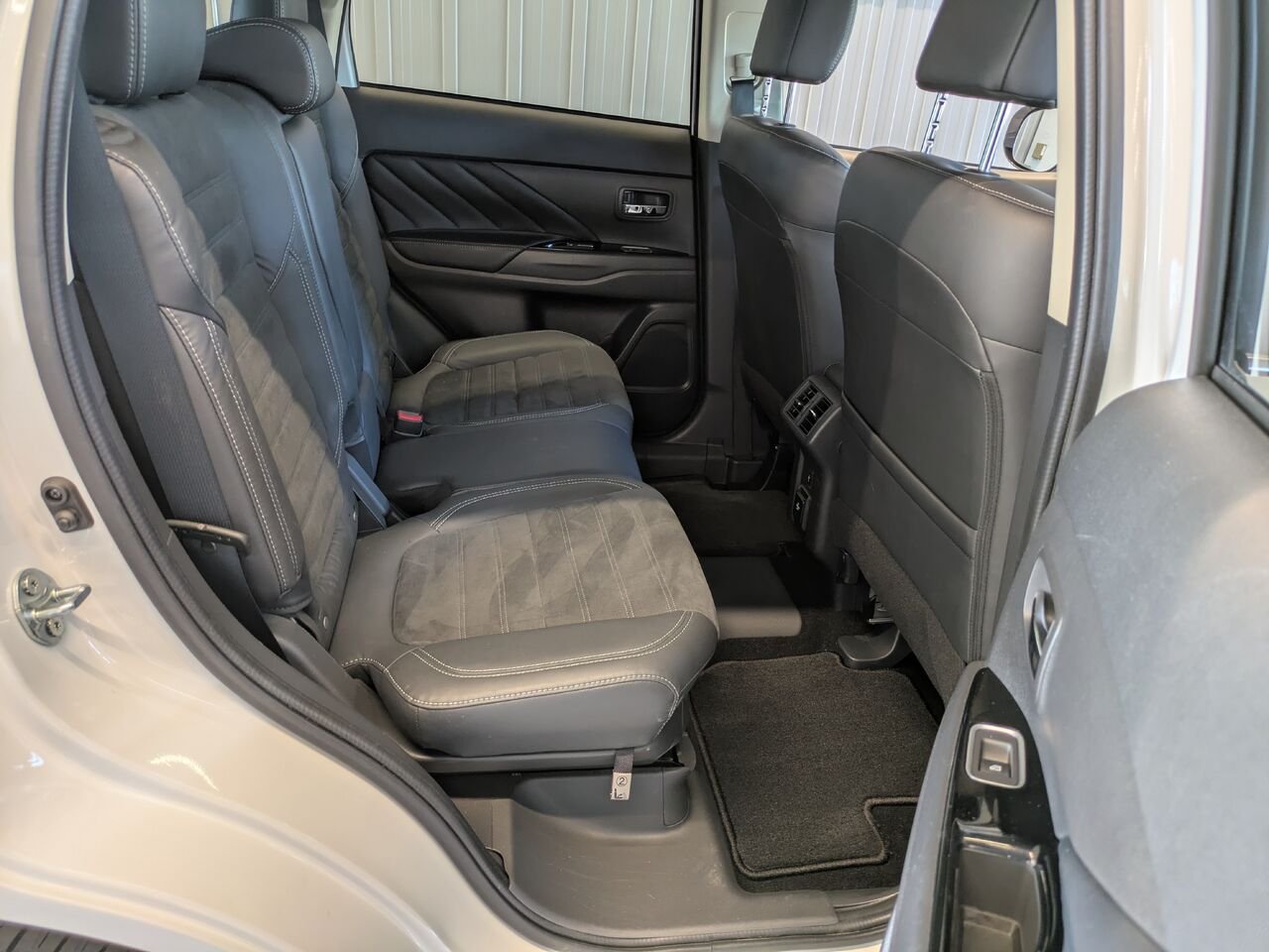Mitsubishi Outlander PHEV 2022 Blanc Gatineau - photo #18
