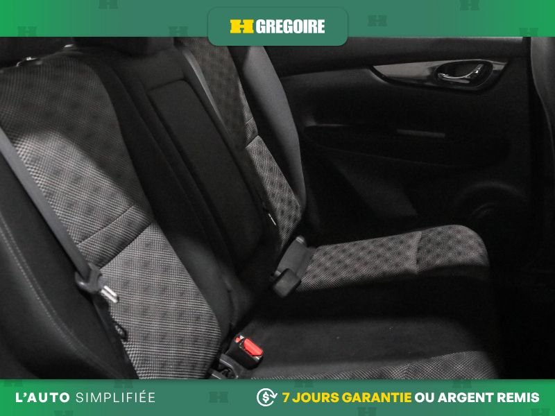 Nissan Qashqai 2019 Blanc Laval - photo #25