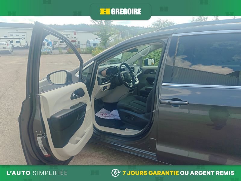 Chrysler Pacifica 2019 Gris Laval - photo #11