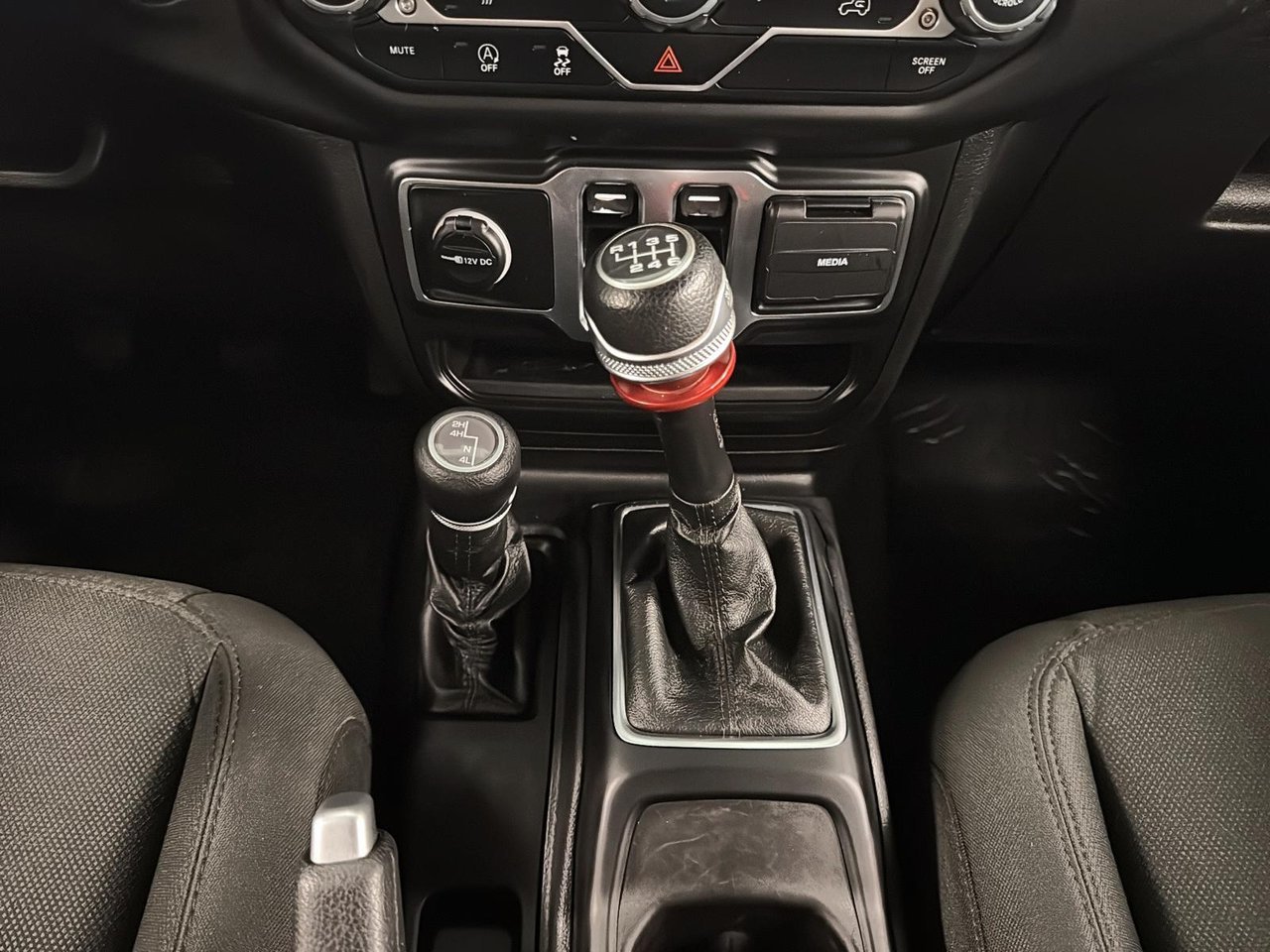 2021 Jeep Wrangler Green Baie-Comeau - photo #15