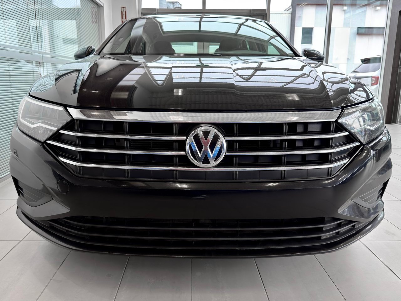 Volkswagen Jetta 2025 Gris Notre-Dame-des-Prairies - photo #4