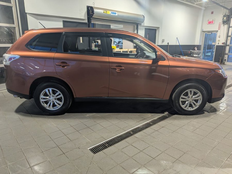 Mitsubishi Outlander 4 RM 4 portes ES 2014 Orange