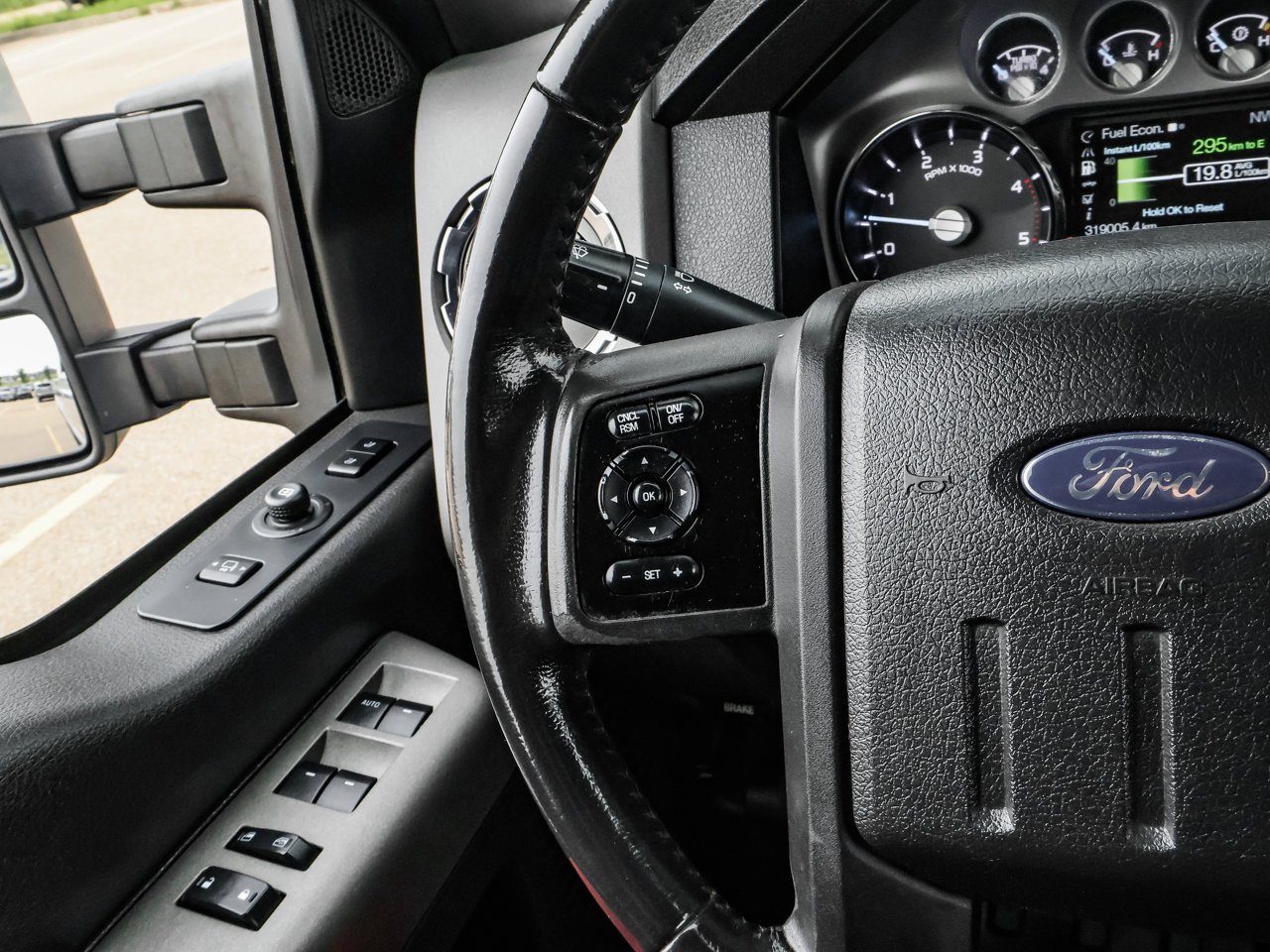 2011 Ford Super Duty F-350 4WD Crew Cab 156 Lariat Grey Sherwood Park - photo #21