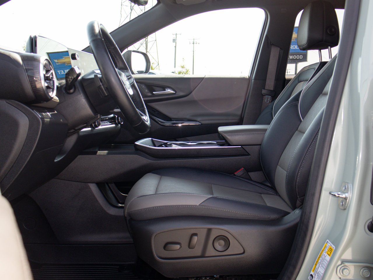 2025 Chevrolet Equinox AWD 4dr LT w/2LT Green Sherwood Park - photo #17